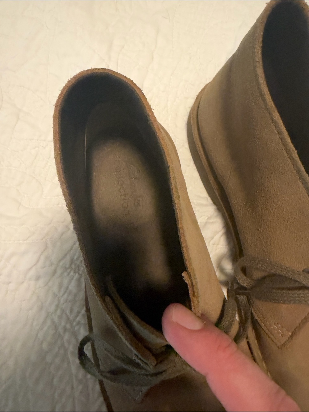 Clarks Originals Signature Suede Desert Chukka Casual Boot in Sand - Picture 2 of 10